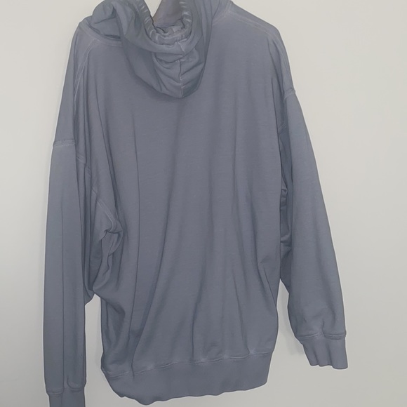 Brandy Melville Oversize Sweatshirt - Picture 7 of 9